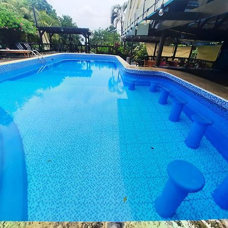 Guava Grove Resort & Villas Sandy Bay エクステリア 写真