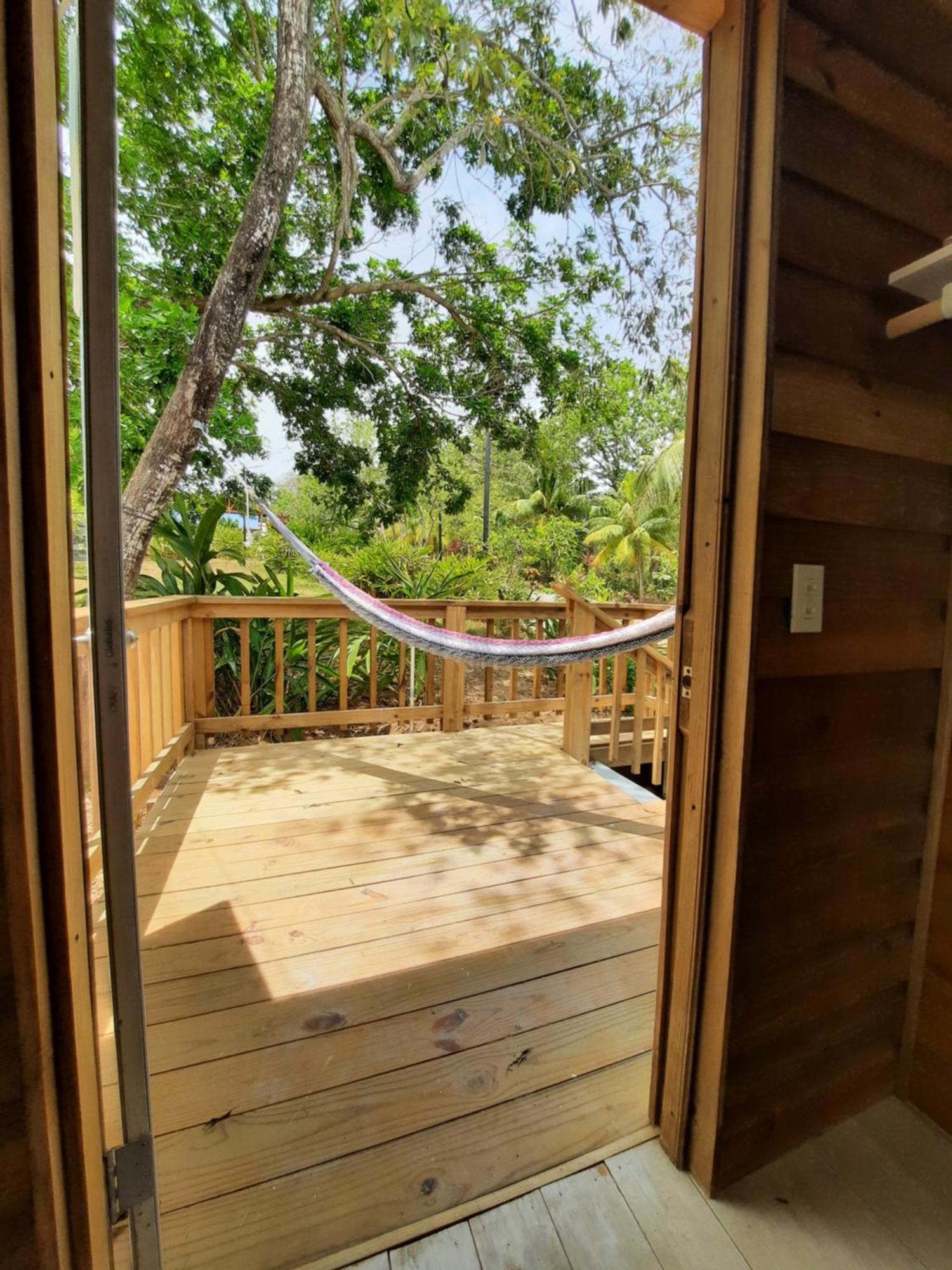 Guava Grove Resort & Villas Sandy Bay エクステリア 写真