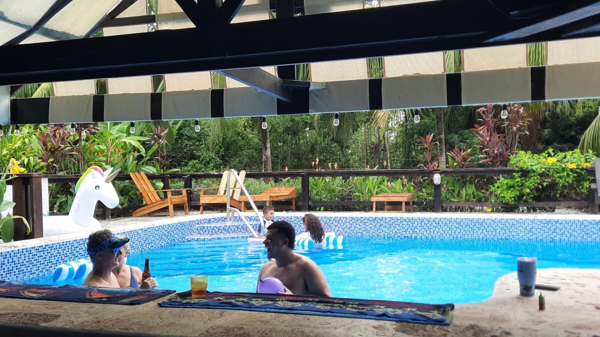 Guava Grove Resort & Villas Sandy Bay エクステリア 写真