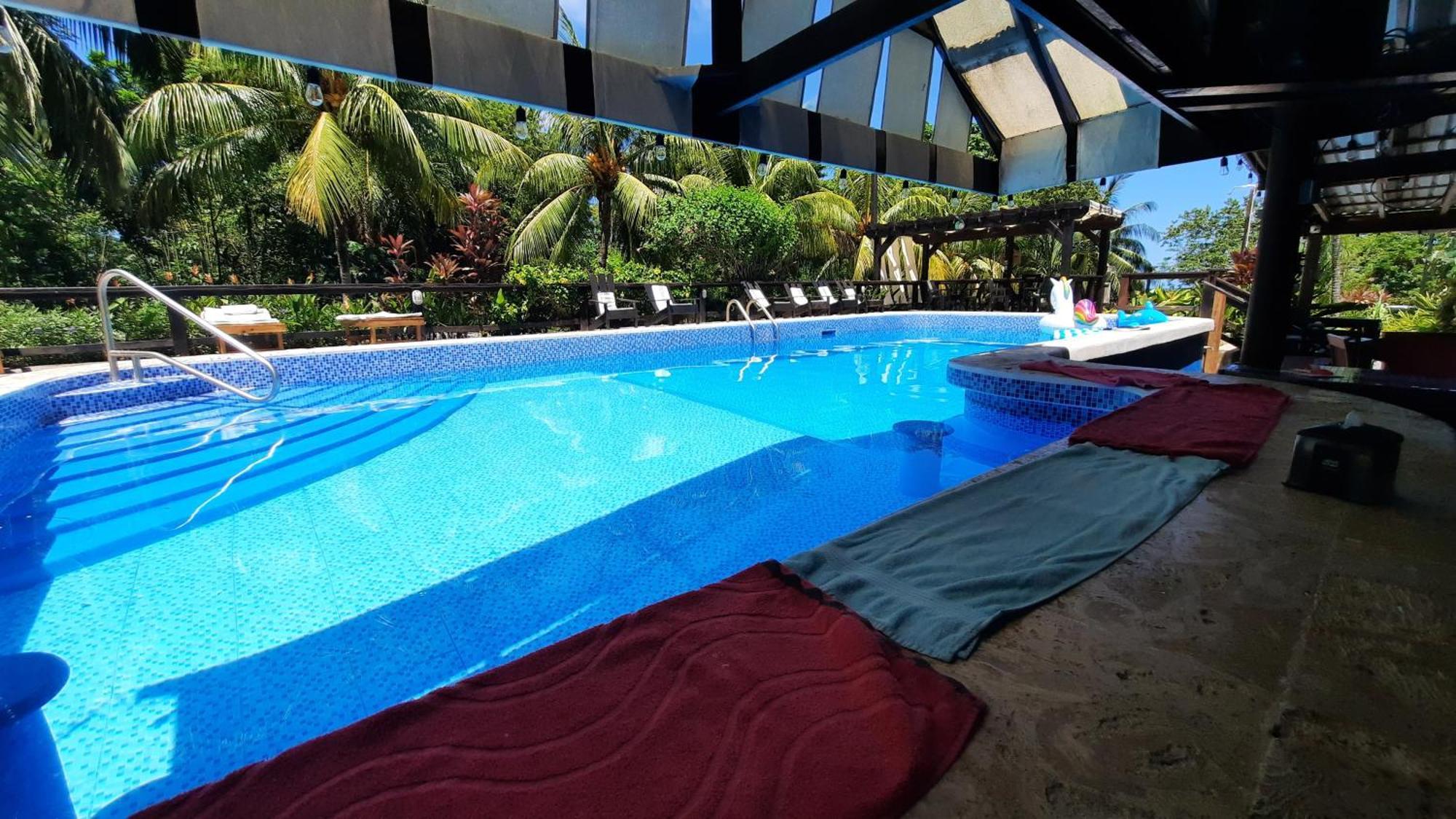 Guava Grove Resort & Villas Sandy Bay エクステリア 写真