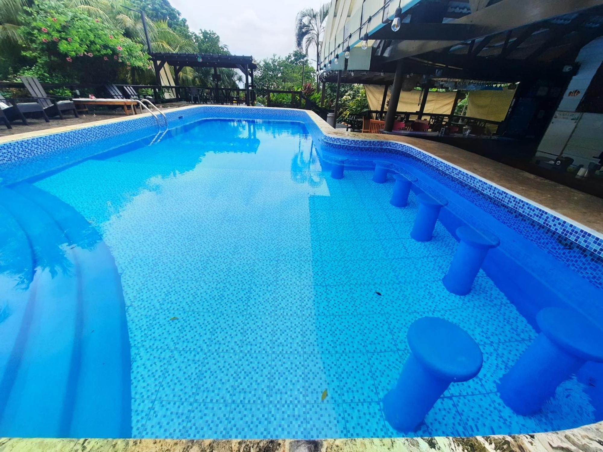 Guava Grove Resort & Villas Sandy Bay エクステリア 写真