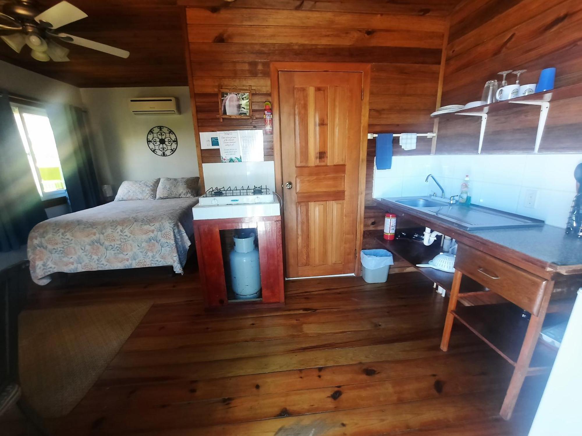 Guava Grove Resort & Villas Sandy Bay エクステリア 写真